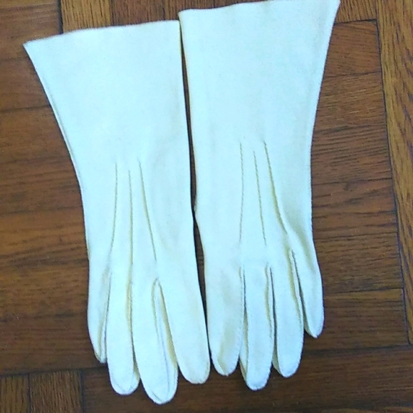BEAUTIFUL VINTAGE IVORY/CREAM RIBBED COTTON GLOVES 1950's, S-7 - Picture 5 of 7